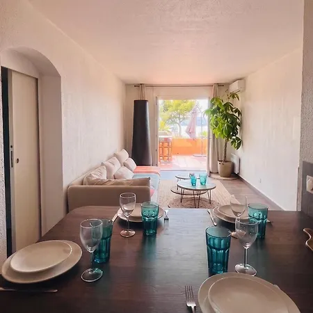 شقة With Terrace, Sea View, Swimming-pool & Sunset