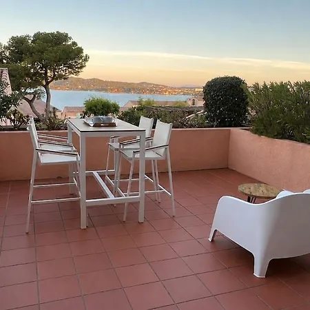 With Terrace, Sea View, Swimming-pool & Sunset Appartement
